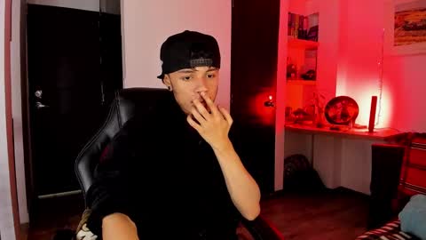 Snapshot of murielkarmesi chatting on January 21, 2025, 2:00 am murielkarmesi online show from January 21, 2025, 2:00 am