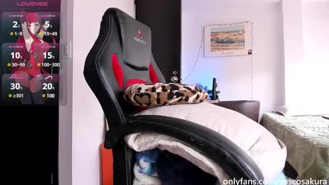 Snapshot of murielkarmesi chatting on March 1, 2025, 6:54 pm murielkarmesi online show from March 1, 2025, 6:54 pm