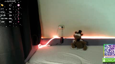 Mira online show from October 31, 2025, 7:04 pm