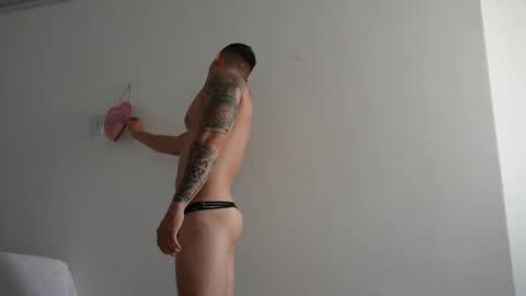 muscle_king_cum online show from February 28, 2026, 2:29 pm