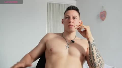 Snapshot of muscle_king_cum chatting on April 18, 2026, 3:27 pm muscle_king_cum online show from April 18, 2026, 3:27 pm