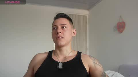 Snapshot of muscle_king_cum chatting on May 1, 2026, 1:37 pm muscle_king_cum online show from May 1, 2026, 1:37 pm