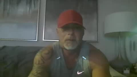 Muscleddaddy online show from December 10, 2024, 1:32 am