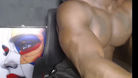 Snapshot of musclegodsammy23 chatting on January 4, 2025, 11:17 pm musclegod23 online show from January 4, 2025, 11:17 pm