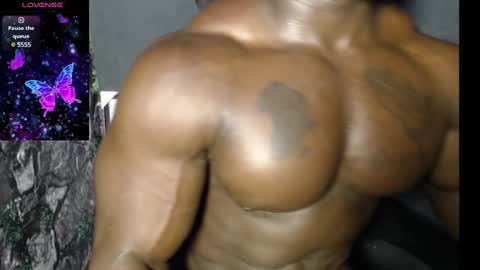 Snapshot of musclegodsammy23 chatting on January 18, 2025, 12:57 am musclegod23 online show from January 18, 2025, 12:57 am