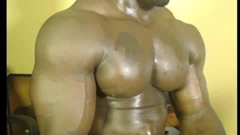 Snapshot of musclegodsammy23 chatting on February 27, 2025, 3:04 am musclegod23 online show from February 27, 2025, 3:04 am