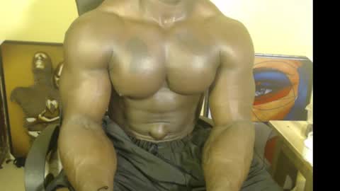 Snapshot of musclegodsammy23 chatting on March 4, 2025, 12:39 am musclegod23 online show from March 4, 2025, 12:39 am