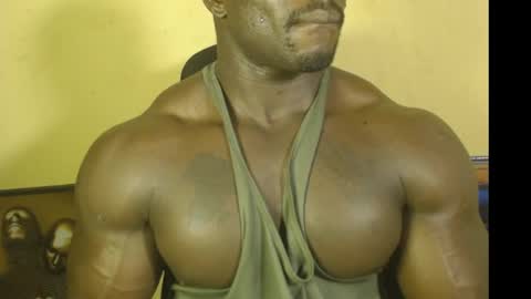 Snapshot of musclegodsammy23 chatting on March 5, 2025, 6:12 am musclegod23 online show from March 5, 2025, 6:12 am