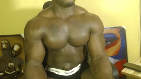 Snapshot of musclegodsammy23 chatting on March 12, 2025, 12:26 pm musclegod23 online show from March 12, 2025, 12:26 pm