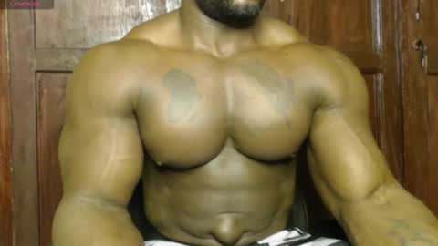 Snapshot of musclegodsammy23 chatting on September 14, 2025, 12:10 am musclegod23 online show from September 14, 2025, 12:10 am