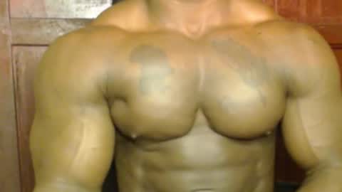 Snapshot of musclegodsammy23 chatting on September 26, 2025, 2:26 am musclegod23 online show from September 26, 2025, 2:26 am