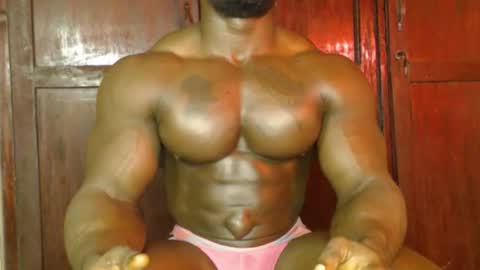 Snapshot of musclegodsammy23 chatting on October 20, 2025, 12:00 am musclegod23 online show from October 20, 2025, 12:00 am