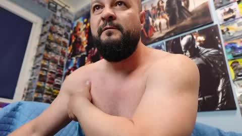 Snapshot of muscular_bear chatting on May 6, 2026, 3:24 am Chris online show from May 6, 2026, 3:24 am