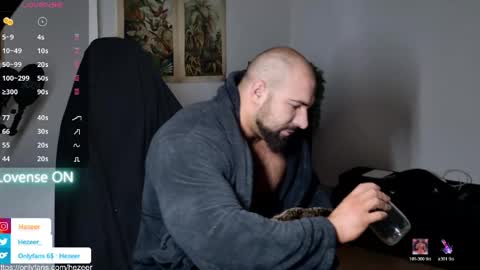 Snapshot of musculusx chatting on April 21, 2026, 12:33 pm Musculus online show from April 21, 2026, 12:33 pm