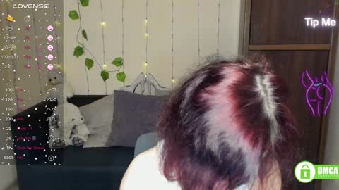 Snapshot of muse_kitty_jenia chatting on February 5, 2025, 6:48 pm Jenya online show from February 5, 2025, 6:48 pm