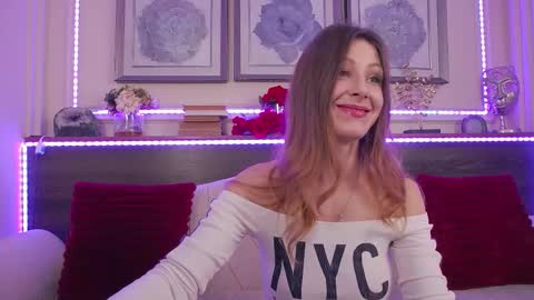 Luna  online show from March 2, 2026, 7:21 pm