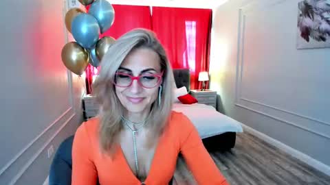 Snapshot of museofstage chatting on July 6, 2026, 3:03 pm Diana online show from July 6, 2026, 3:03 pm