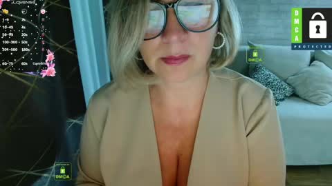 Snapshot of music_fairy chatting on May 29, 2026, 9:51 am Lana online show from May 29, 2026, 9:51 am
