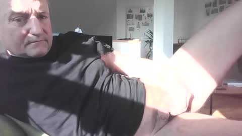 nobuddy online show from March 10, 2025, 7:32 am