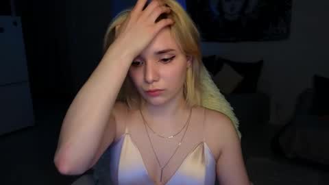 Molly online show from May 28, 2026, 9:23 pm