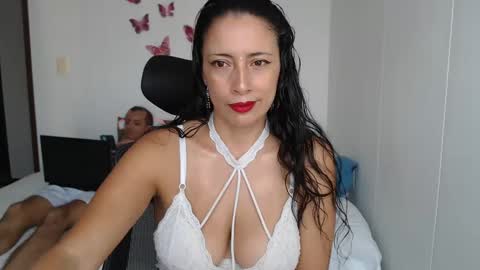 Snapshot of myc_sw_couple chatting on January 18, 2025, 10:28 pm mary and charlie online show from January 18, 2025, 10:28 pm