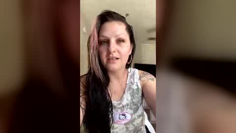 Snapshot of mychelle12 chatting on July 15, 2026, 2:55 pm mychelle12 online show from July 15, 2026, 2:55 pm