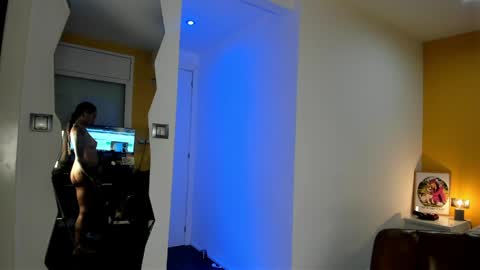 Lola online show from April 5, 2026, 6:27 pm