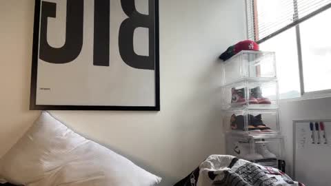 Myke esthetic online show from September 11, 2025, 4:40 pm