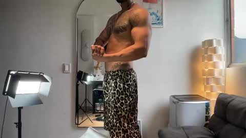 Myke esthetic online show from February 18, 2026, 8:38 pm