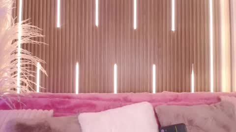 Snapshot of myladreams_ chatting on September 30, 2025, 3:22 am Myla  online show from September 30, 2025, 3:22 am