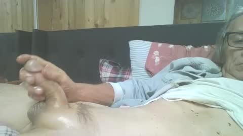 Snapshot of mymyselfandme chatting on September 30, 2025, 7:24 am mymyselfandme online show from September 30, 2025, 7:24 am