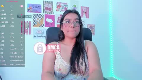 Snapshot of mypretty_isabella chatting on June 14, 2026, 10:23 pm Bella online show from June 14, 2026, 10:23 pm
