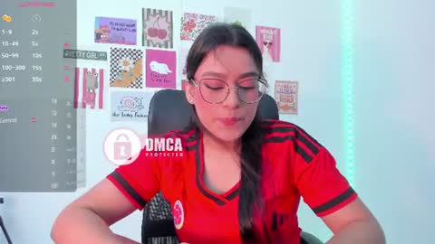 Snapshot of mypretty_isabella chatting on June 18, 2026, 2:01 am Bella online show from June 18, 2026, 2:01 am