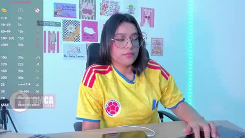 Snapshot of mypretty_isabella chatting on June 23, 2026, 11:25 pm Bella online show from June 23, 2026, 11:25 pm