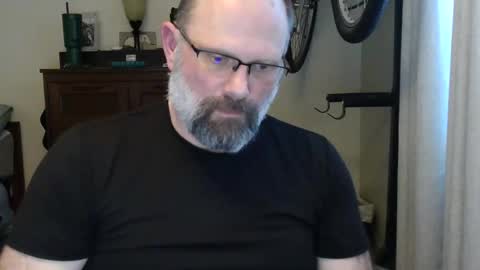 Just hanging out - No pressure online show from April 29, 2026, 2:04 am