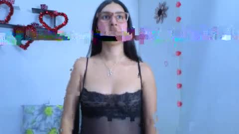 Mystery couple online show from April 17, 2026, 7:28 pm