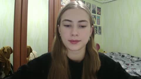 Snapshot of mysticemeli chatting on October 13, 2025, 12:21 am Emelie online show from October 13, 2025, 12:21 am