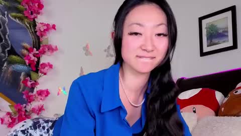 MySweetSofie online show from September 18, 2025, 5:59 pm