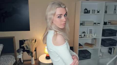 Olivia or just olive online show from September 23, 2025, 8:01 pm