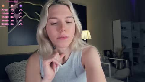 Olivia or just olive online show from December 13, 2025, 7:53 pm