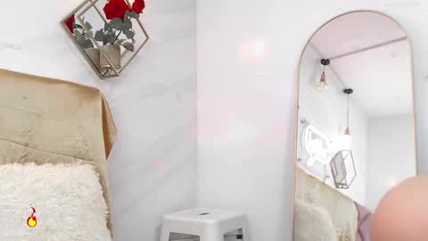 naamah_b online show from March 3, 2025, 4:35 pm