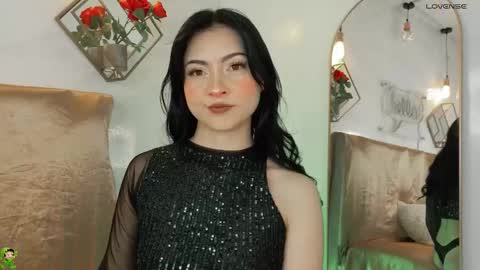 naamah_b online show from March 16, 2026, 2:43 pm