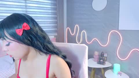 naaomi_cute online show from October 18, 2025, 8:53 pm