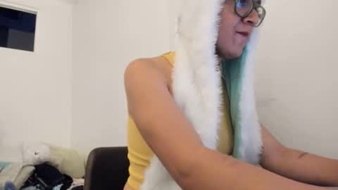 Snapshot of nadiaclaran chatting on November 25, 2025, 7:52 am Nadia Clara online show from November 25, 2025, 7:52 am