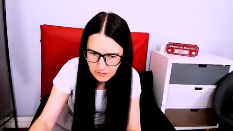 nadiatrue online show from June 6, 2026, 2:44 pm
