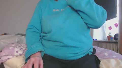 Nadine online show from December 25, 2024, 3:17 pm