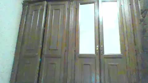 V online show from February 15, 2025, 5:28 pm