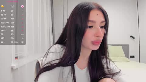 Nadya online show from November 15, 2025, 1:29 pm