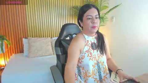 N A H I A online show from October 28, 2025, 12:09 pm