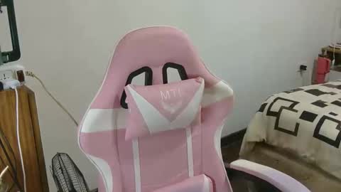 nahiarabiel online show from April 12, 2026, 9:20 pm